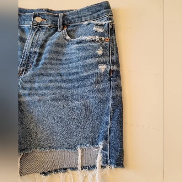 American Eagle High Waisted Strigid Lightly Distressed Relaxed Denim Jean Shorts - Picture 10 of 15